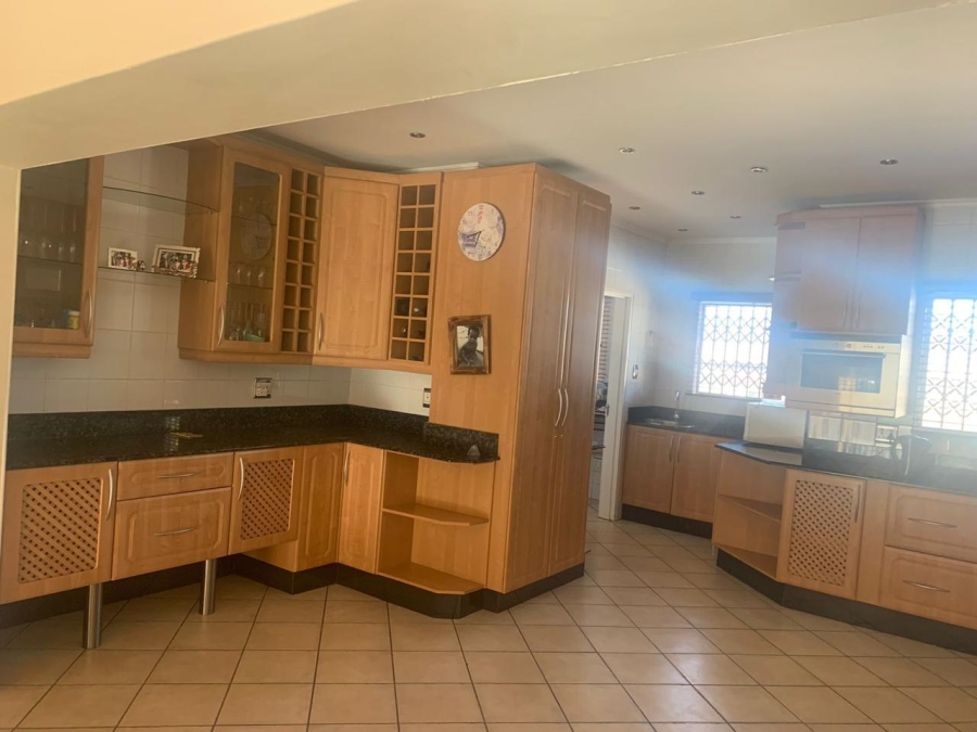 5 Bedroom Property for Sale in Ladybrand Free State